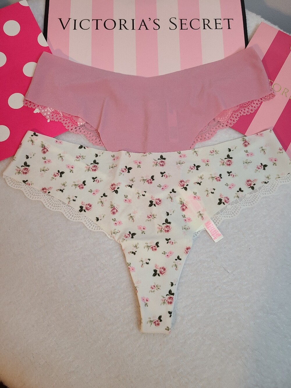 Retired VS PINK 2pk Seamless No-show Lace Back Thong Panties Size M